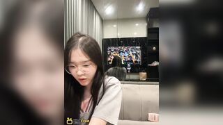 Trần Hà My con đĩ lăng loàn bán quạt bên trung quốc xinh xắn - phần 23