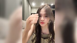 Trần Hà My con đĩ lăng loàn bán quạt bên trung quốc xinh xắn - phần 25