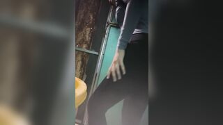 Quay lén gái cởi đồ tắm