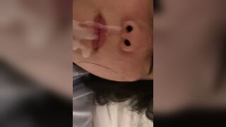 để anh xuất tinh vào mồm cho đẹp da em nhé
