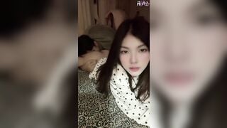 Bú lồn liếm lỗ địt con bạn thân cho nó quay video
