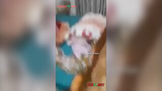 Đag đụ bị chồng đánh ghen
