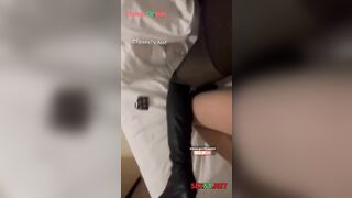 Làm đĩ cũng dẫn con theo