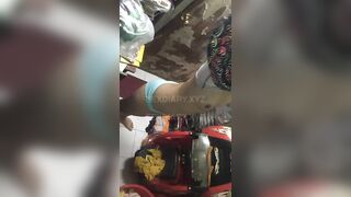 Em nữ sinh thay đồ 2