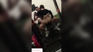 Đi tập Gym bị anh pt đụ tại phòng gym