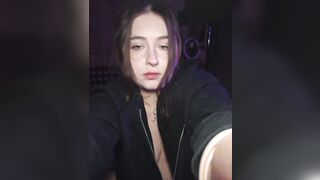 Gái Nga chubby vú to lồn múp nhét toy thủ dâm khoe hàng trên live phần 2