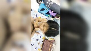 Gạ được con em họ bú cu, mà xong nó nứng nó chổng mông cho địt luôn