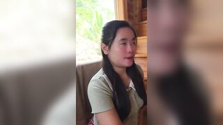 Đi chơi được chị bán hàng xục cặc cho sướng tê cặc luôn