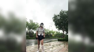 Em sinh viên thủ dâm ngoài đường bị người lạ nhìn thấy chạy rẽ đất