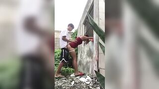 Mẹ kế con chồng sau nhà hoang vụng trộm bị quay lại