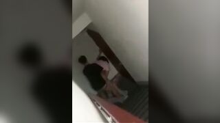 ~Đôi bạn trẻ nửa đêm địt sung quá bị chủ trọ quay lại clip mà ko biết