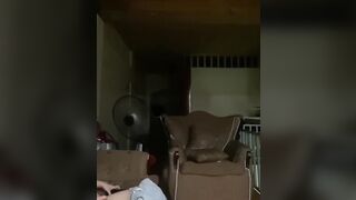 Em gái 17 tuổi bảo anh họ cha mẹ em đi rồi anh ẳm em lên đụ lần đi cho biết cảm giác.