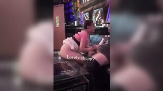 Video Đang Hot MXH, KTV Bên Trung Quốc Lút cán Djt nhau Chubby