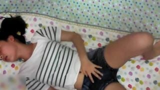 Quay lén em học sinh lên cơn nứng lồn quằn quại