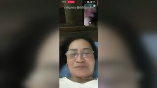 Trưa Đòi Chị Máy Bay Cho Xem Vú