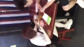 bóp vú gái xinh nơi cong cộng