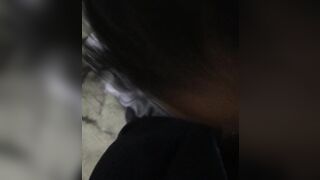 Đang đi chơi với bạn thân mà nứng cặc quá đành nhờ nó bú rồi xuất luôn ngoài đường