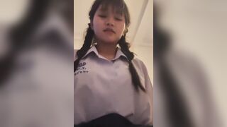 Em học sinh 2k8 mới lớn cưỡi cặc cho người yêu trong nhà nghỉ