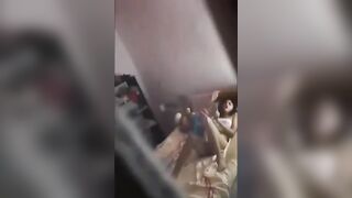 Đêm hôm nghe tiếng a~ ớ~ lén mở hé cửa thấy cj họ xem sex thủ dâm