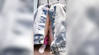 Dâm nữ Việt Sanzai2 vú bự suốt ngày cứ ra quán cf show hàng public móc bím sướng rên