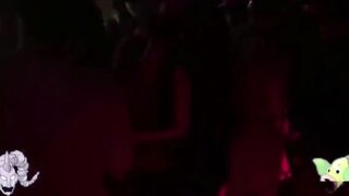 Đưa em gái say xỉn trên bar về địt rồi xuất tinh đầy lồn