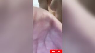 Doggy em dắt từ phòng tăm lên giường mà em thấy chưa đủ