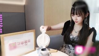 Trong kỳ nghỉ Quốc Khánh, tôi mang trà về nhà tặng cho quản lý, và cuối cùng ông ta đ