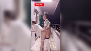 Khuya rồi mà em còn thích doggy public ngoài ban công