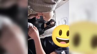 Đi chơi cùng 2em b thân xinh dâm r dắt nhau vào nvs bắt các e bú cu cởi áo bóp vú em