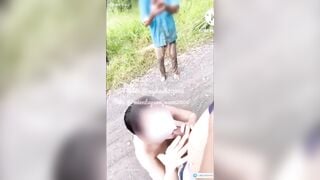 E teen Việt MỹHạnh2000 dâm đãng gạ bú cu ng lạ giữa đường còn nhờ ô chú già quay vid