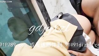Sếp già dâm đãng ỷ có tiền bắt em thực tập sinh chổng mông cho đụ bắn ngập lồn ở cty