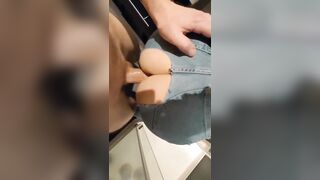 nứng quá ko kịp cởi quần xé lỗ ra địt luôn