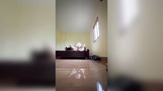 e hàng xóm 99 ngon như này mà chồng đi tù - để anh giúp em sướng - phần 2