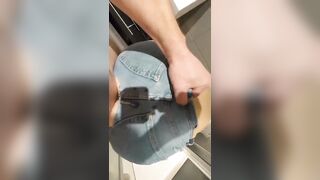 “thg ngyeu m chim bé chịch có sướng bằng t đâu” địt con bạn ngay giữa tttm
