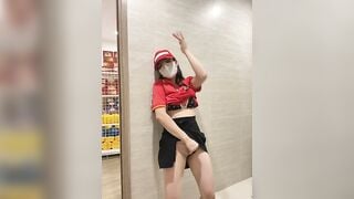 Siêu Thị WinMart bé nhân viên lồn nhiều nước vừa làm vừa bán quạt - phần 7