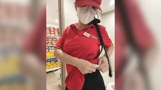 Siêu Thị WinMart bé nhân viên lồn nhiều nước vừa làm vừa bán quạt - phần 15