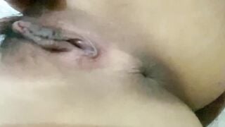 E loli mới lớn tập tành xăm trổ tự quay clip show hàng nằm xoa lồn rỉ nc để vay tiền1