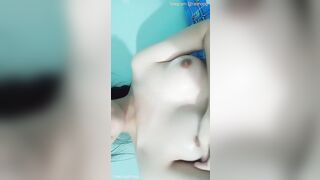 Bé học sinh có cặp ngực 10 điểm