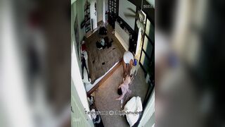 Hack Camera Chồng Cho Chó Liếm Lồn Vợ Rồi Địt