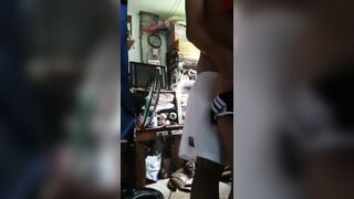 Anh họ nứng cặc thèm đụ đến nhà em gái 17 tuổi xin đụ ai dè nó cho thật.