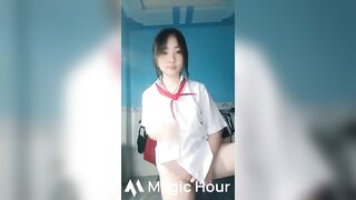 Lần đầu em show lồn