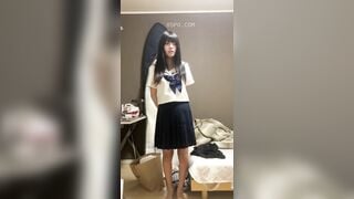Nữ sinh trung học mình dây nhưng vú to show thủ dâm