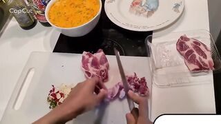 Đang Nấu Ăn Mà Aiu Lên Cơn Nứng Cũng Bị Lôi Ra Làm Tình