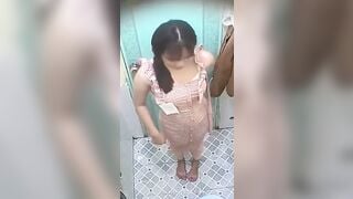 DƯỢNG QUAY LÉN CON THAY ĐỒ VỪA XEM VỪA HỒI HỢP SỢ BỊ PHÁT HIỆN