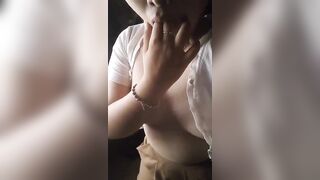 Em gái nứng vú to khoe hàng