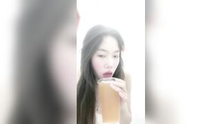 E sv mình dây dễ thương trốn trg nvs ktx để quay những đoạn clip khiêu dâm cho a #2