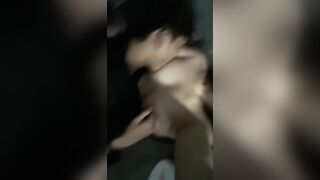 Chị họ vui vẻ phục vụ cho em trai 16 tuổi cực phê.