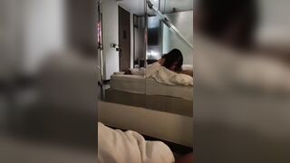 Nhỏ em họ kính cận làm công sở thích bú cu anh họ