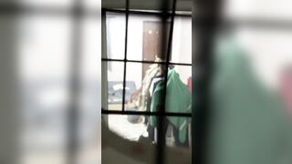 Chị hàng xóm thay quần áo không đóng cửa sổ vú to đẹp