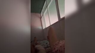 ĐANG NGỦ CÙNG BÀ MẸ KẾ MÀ CU DỰNG LÊN, LIỀN NHỜ BẢ BÚ CẶC LUÔN